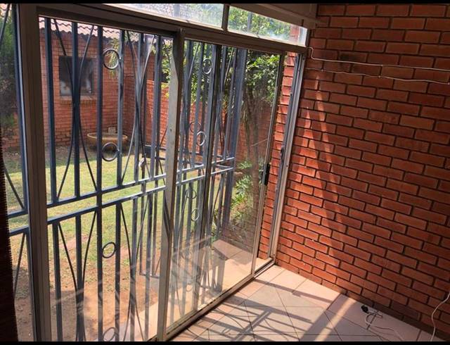 2 BEDROOM PROPERTY TO RENT IN MOOIKLOOF RIDGE ESTATE